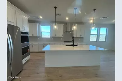 2122 W Desert View Drive, Phoenix, AZ 85041 - Photo 2