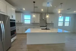 2122 W Desert View Dr, Phoenix, AZ 85041 - Photo 2