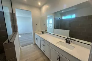 2122 W Desert View Dr, Phoenix, AZ 85041 - Photo 4