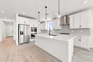 2122 W Desert View Dr, Phoenix, AZ 85041 - Photo 6