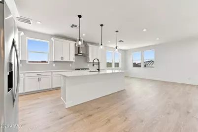 2122 W Desert View Drive, Phoenix, AZ 85041 - Photo 4