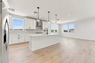 2122 W Desert View Dr, Phoenix, AZ 85041 - Photo 4