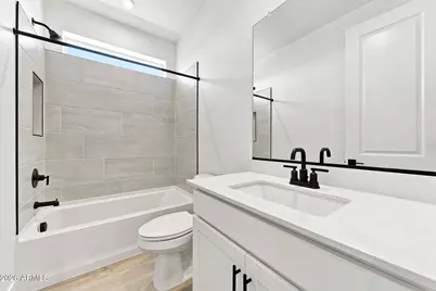 2122 W Desert View Drive, Phoenix, AZ 85041 - Photo 24