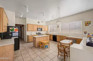 4010 E Hamblin Dr, Phoenix, AZ 85050 - Photo 14