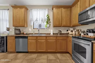 3422 W Leodra Ln, Phoenix, AZ 85041 - Photo 6