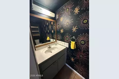 10201 N 8th Place #A, Phoenix, AZ 85020 - Photo 8