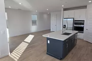 9730 S 11th Pl S, Phoenix, AZ 85042 - Photo 6