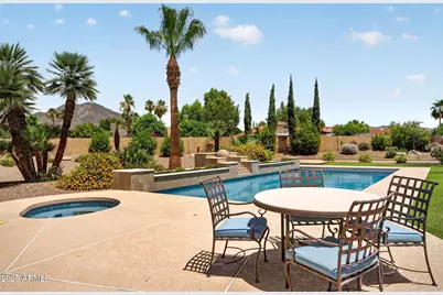 5624 W Misty Willow Lane, Glendale, AZ 85310 - Photo 4