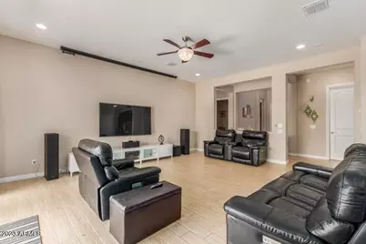 193 E Crescent Place, Chandler, AZ 85249 - Photo 8