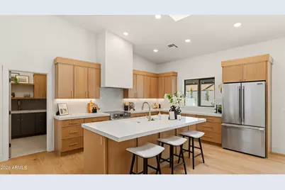 5838 E Le Marche Avenue, Scottsdale, AZ 85254 - Photo 2