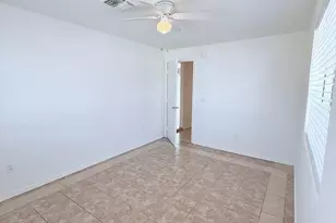1614 N 72nd Ln, Phoenix, AZ 85035 - Photo 10