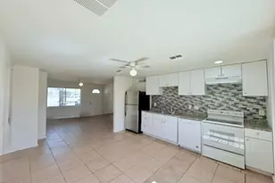 1614 N 72nd Ln, Phoenix, AZ 85035 - Photo 6