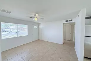 1614 N 72nd Ln, Phoenix, AZ 85035 - Photo 8