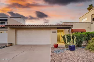 2631 E Beekman Pl, Phoenix, AZ 85016 - Photo 2