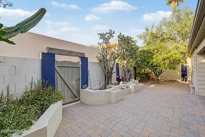 2631 E Beekman Place, Phoenix, AZ 85016 - Photo 28
