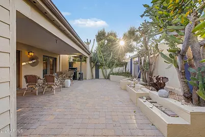 2631 E Beekman Place, Phoenix, AZ 85016 - Photo 30