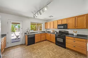 15320 W Lundberg St, Surprise, AZ 85374 - Photo 10
