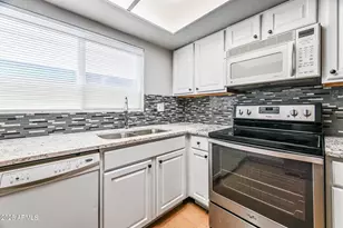 1560 W Sahuaro Dr, Phoenix, AZ 85029 - Photo 4