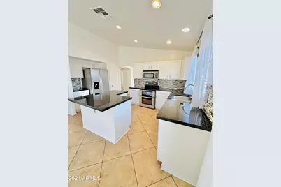 192 N 222nd Drive, Buckeye, AZ 85326 - Photo 6