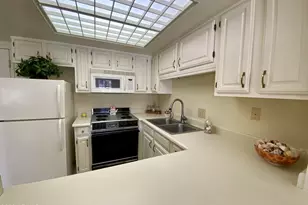 10330 W Thunderbird Blvd, Sun City, AZ 85351 - Photo 6