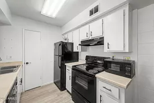 2625 E Indian School Rd, Phoenix, AZ 85016 - Photo 8
