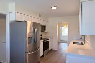 10217 W Mission Ln W, Sun City, AZ 85351 - Photo 6