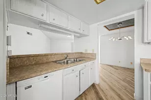 4649 E Cheyenne Dr, Phoenix, AZ 85044 - Photo 14