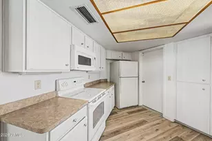 4649 E Cheyenne Dr, Phoenix, AZ 85044 - Photo 16