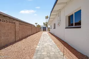 3601 E Laurel Ln, Phoenix, AZ 85028 - Photo 26