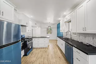 3601 E Laurel Ln, Phoenix, AZ 85028 - Photo 12