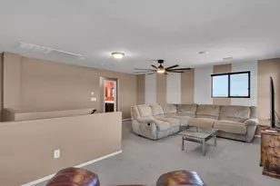 2307 W Desert Ln, Phoenix, AZ 85041 - Photo 44