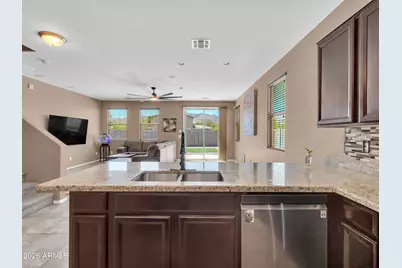 2307 W Desert Lane, Phoenix, AZ 85041 - Photo 18