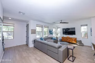 2037 W Kinfield Trail, Phoenix, AZ 85085 - Photo 6