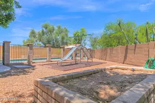 360 S Pineview Dr, Chandler, AZ 85226 - Photo 4