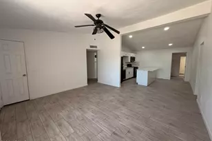 6944 W Verde Ln, Phoenix, AZ 85033 - Photo 2