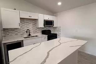 6944 W Verde Ln, Phoenix, AZ 85033 - Photo 4