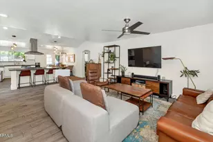 828 E Myrtle Ave, Phoenix, AZ 85020 - Photo 2
