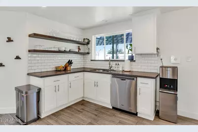 828 E Myrtle Avenue, Phoenix, AZ 85020 - Photo 10