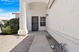 724 E Kesler Ln, Chandler, AZ 85225 - Photo 4