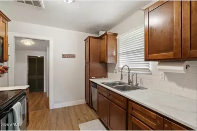 5540 W Northview Avenue, Glendale, AZ 85301 - Photo 10