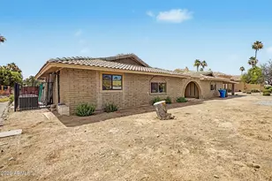14350 N Medinan Dr, Phoenix, AZ 85022 - Photo 32