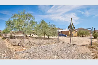 39805 N New River Road, Phoenix, AZ 85086 - Photo 2