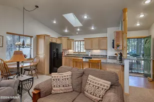 563 Spruce Dr, Pinedale, AZ 85934 - Photo 8