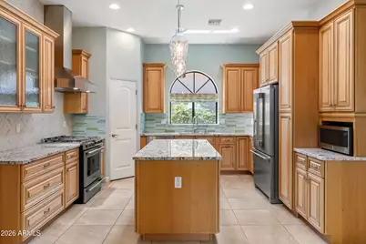 11660 W Lakeview Court, Surprise, AZ 85378 - Photo 2