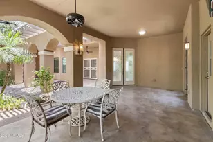 11660 W Lakeview Ct, Surprise, AZ 85378 - Photo 10