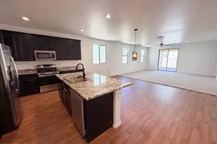 8014 W Atlantis Wy, Phoenix, AZ 85043 - Photo 2