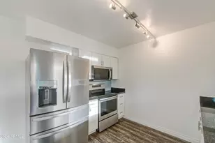 10921 W Santa Fe Dr, Sun City, AZ 85351 - Photo 18
