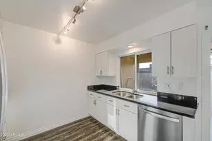 10921 W Santa Fe Dr, Sun City, AZ 85351 - Photo 20