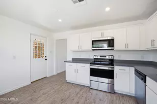 11108 W Missouri Ave, Youngtown, AZ 85363 - Photo 10