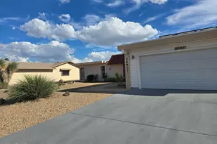 10913 W Manzanita Dr, Sun City, AZ 85373 - Photo 2